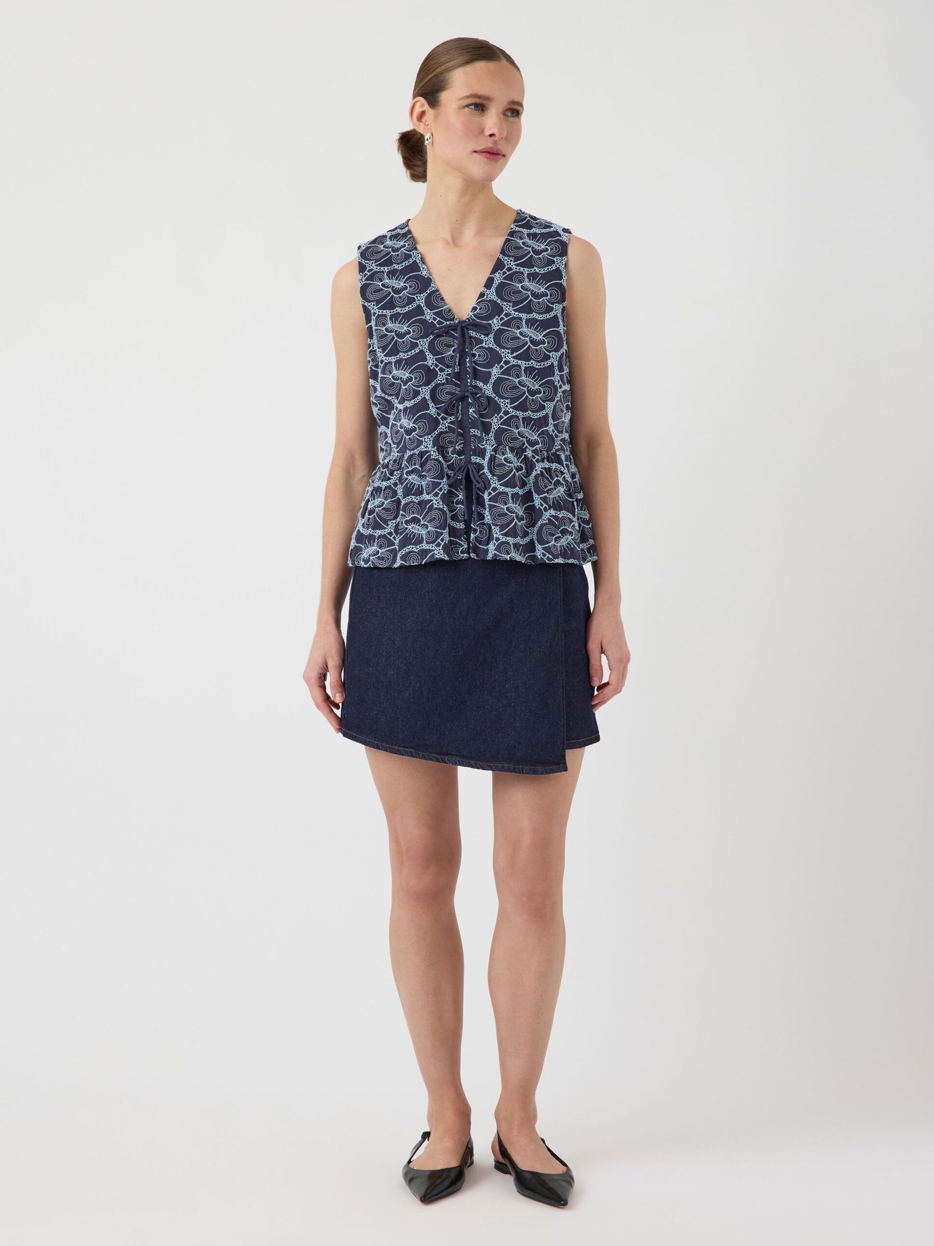 Carousel image - YASIREKA TOP SANS MANCHES, Blueberry | 4