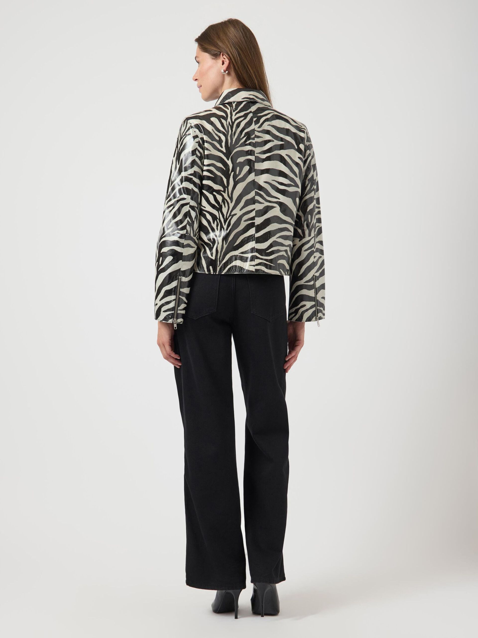 Carousel image - YASZABEA LEATHER JACKET, Black | 4