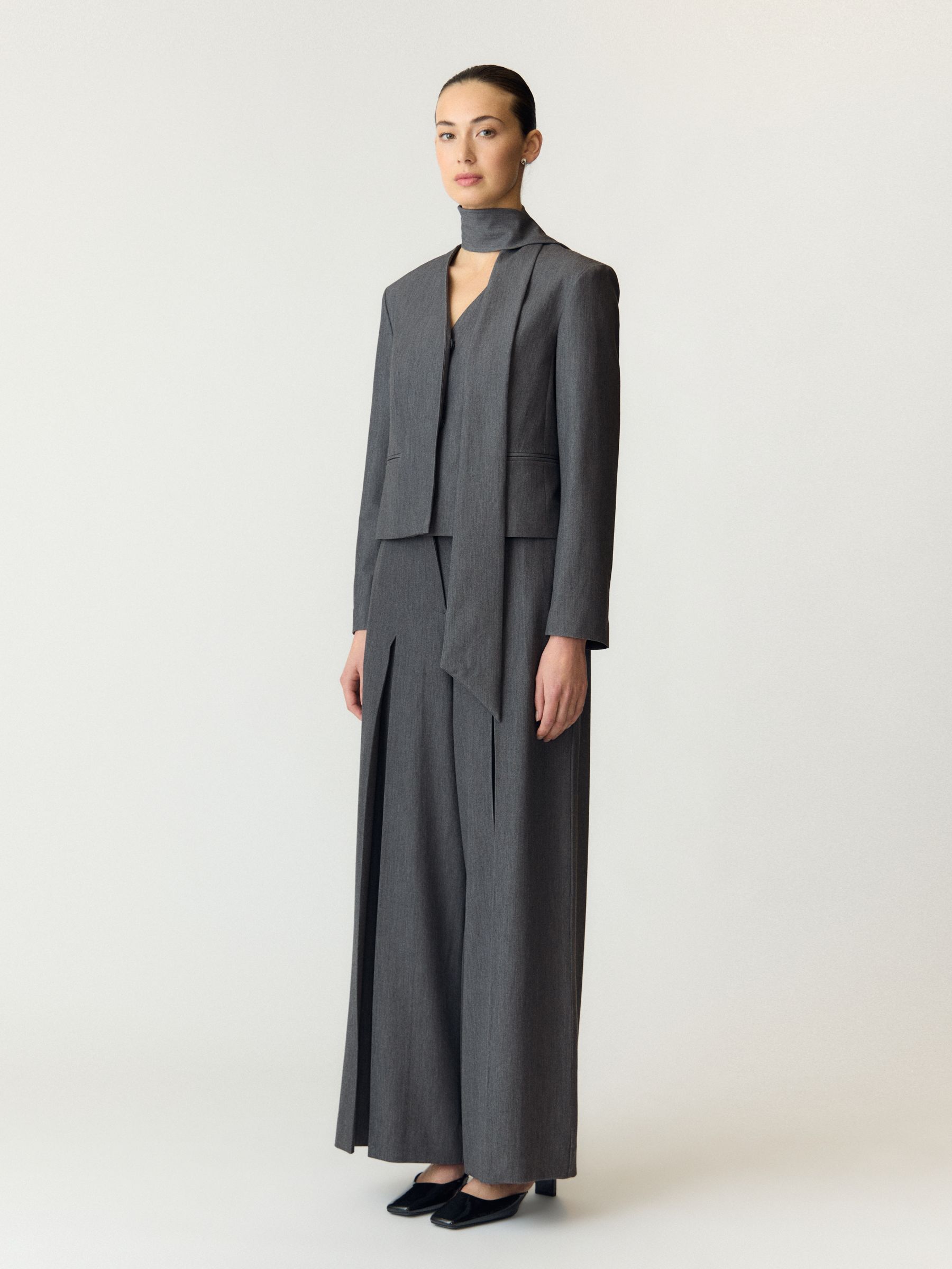 YASINVA LS SHORT SCARF TOP | Grey | YAS® Belgium