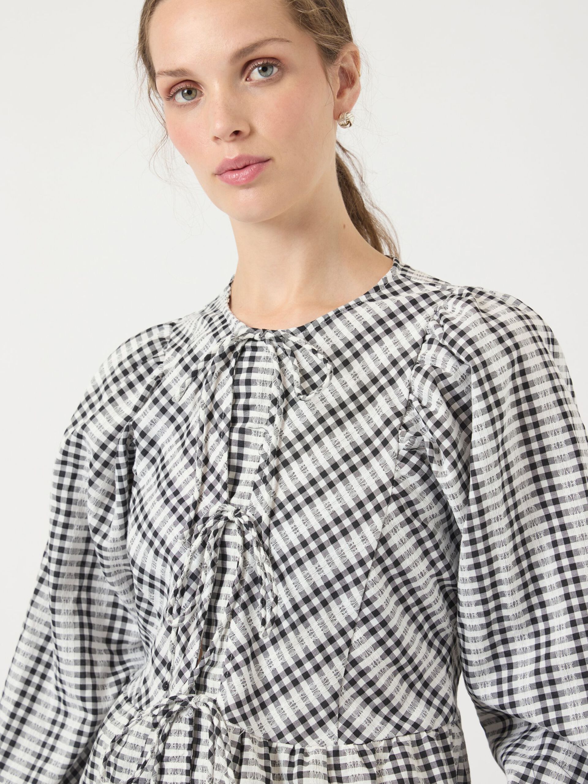 Carousel image - YASCELLI LONG SLEEVED TOP, Black | 5