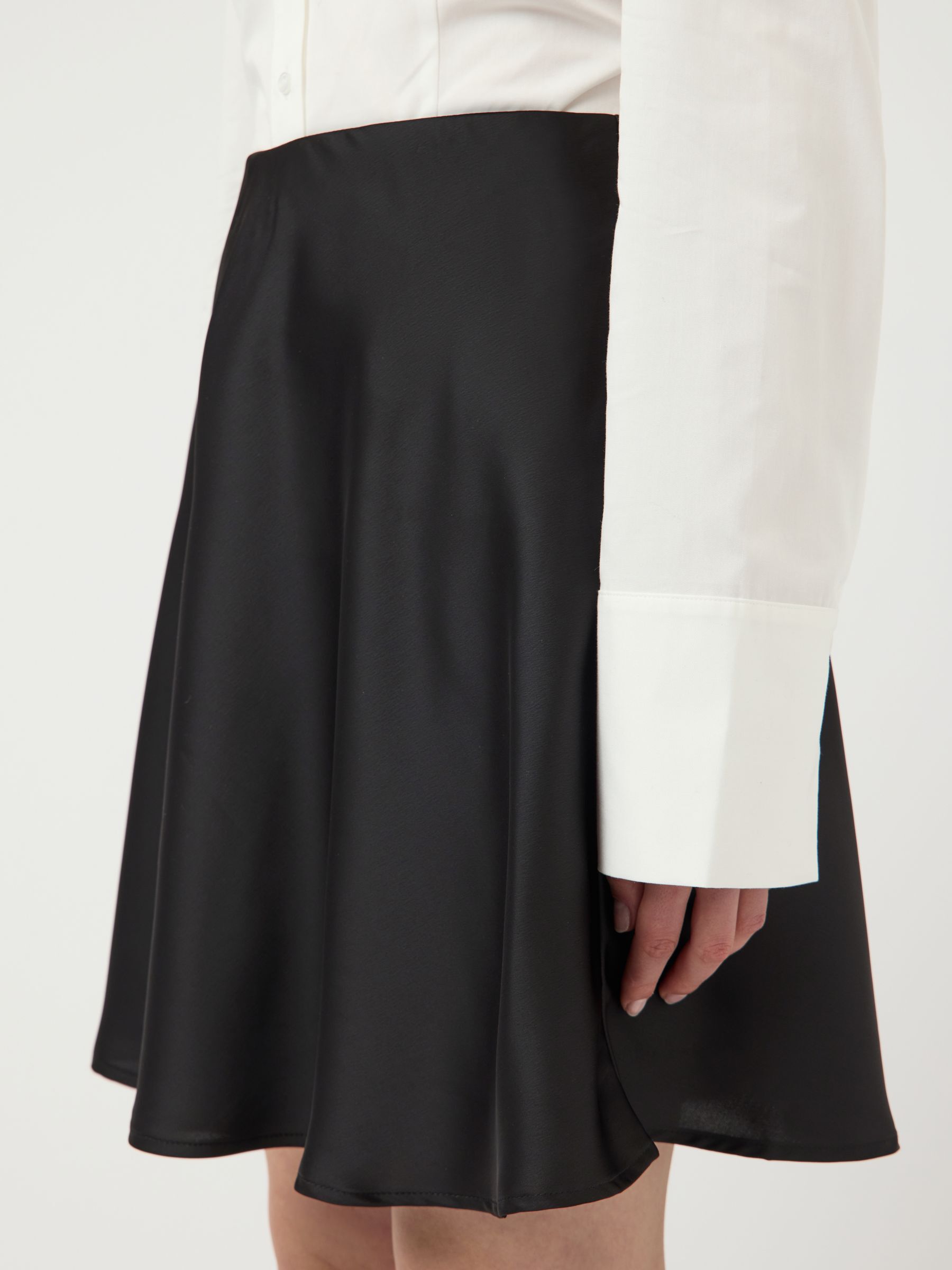 YASPELLA HW VOLUME MINI SKIRT | Black | YAS® Norway