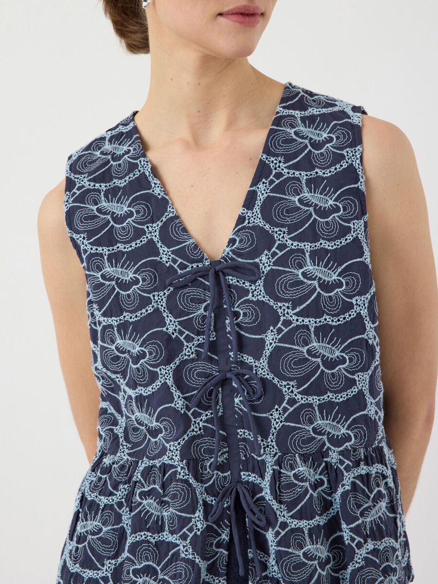 Carousel image - YASIREKA SLEEVELESS TOP, Blueberry | 3