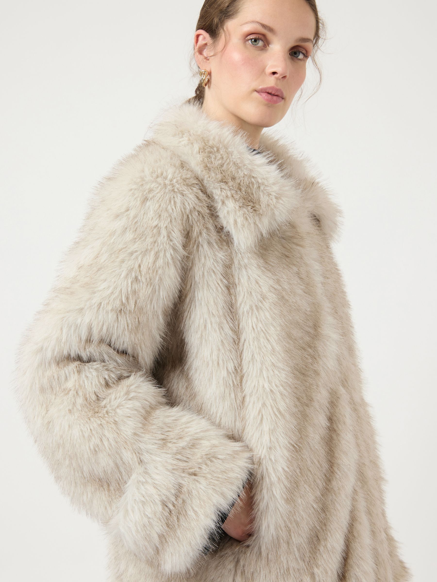 YASPAULA LONG FAUX FUR COAT | Grey | YAS® Ireland