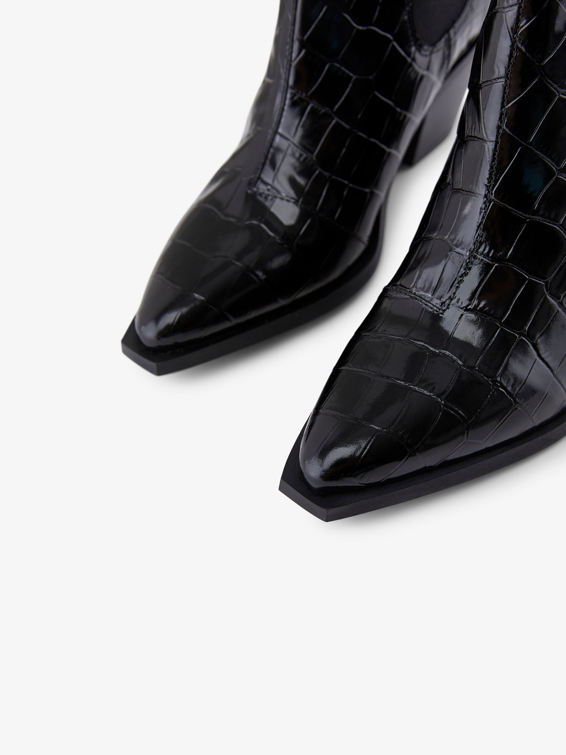 Reduced shoes | Y.A.S