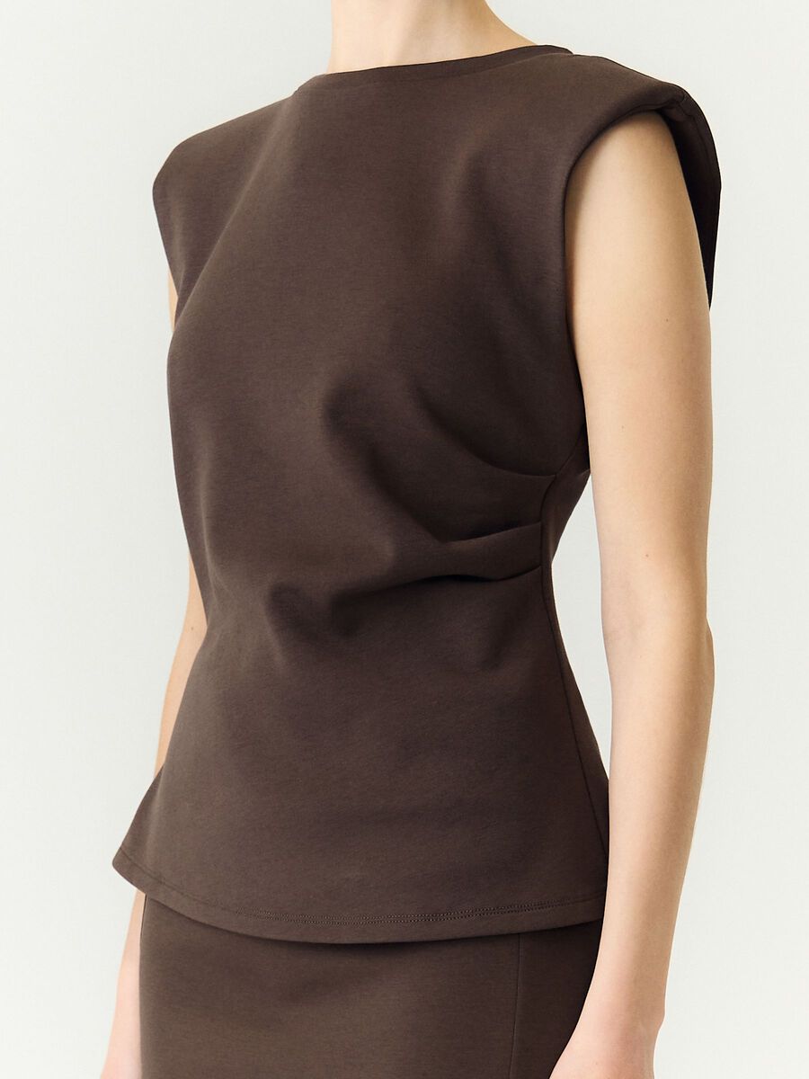 Carousel image - YASPINA TOP SIN MANGAS, Chocolate Brown | 3