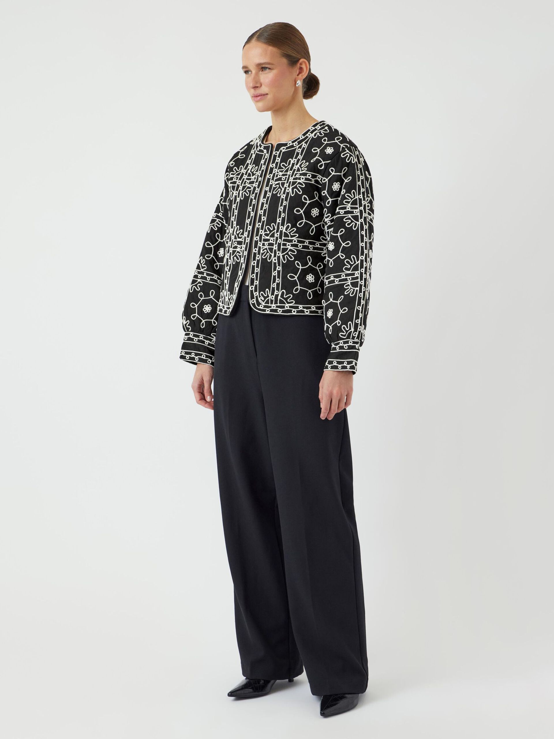 Carousel image - YASMANILA QUILTAD JACKA, Black | 5