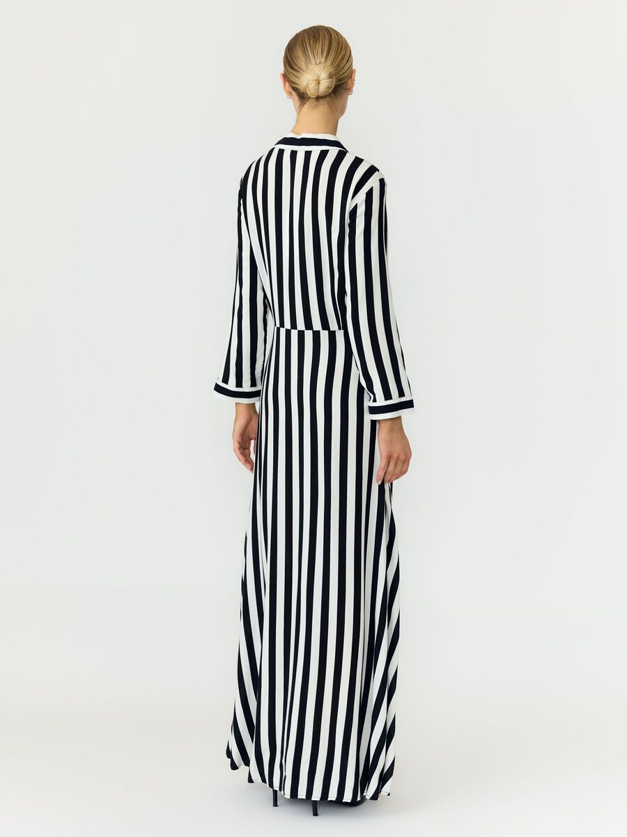 Carousel image 2 YASSAVANNA ROBE, Black