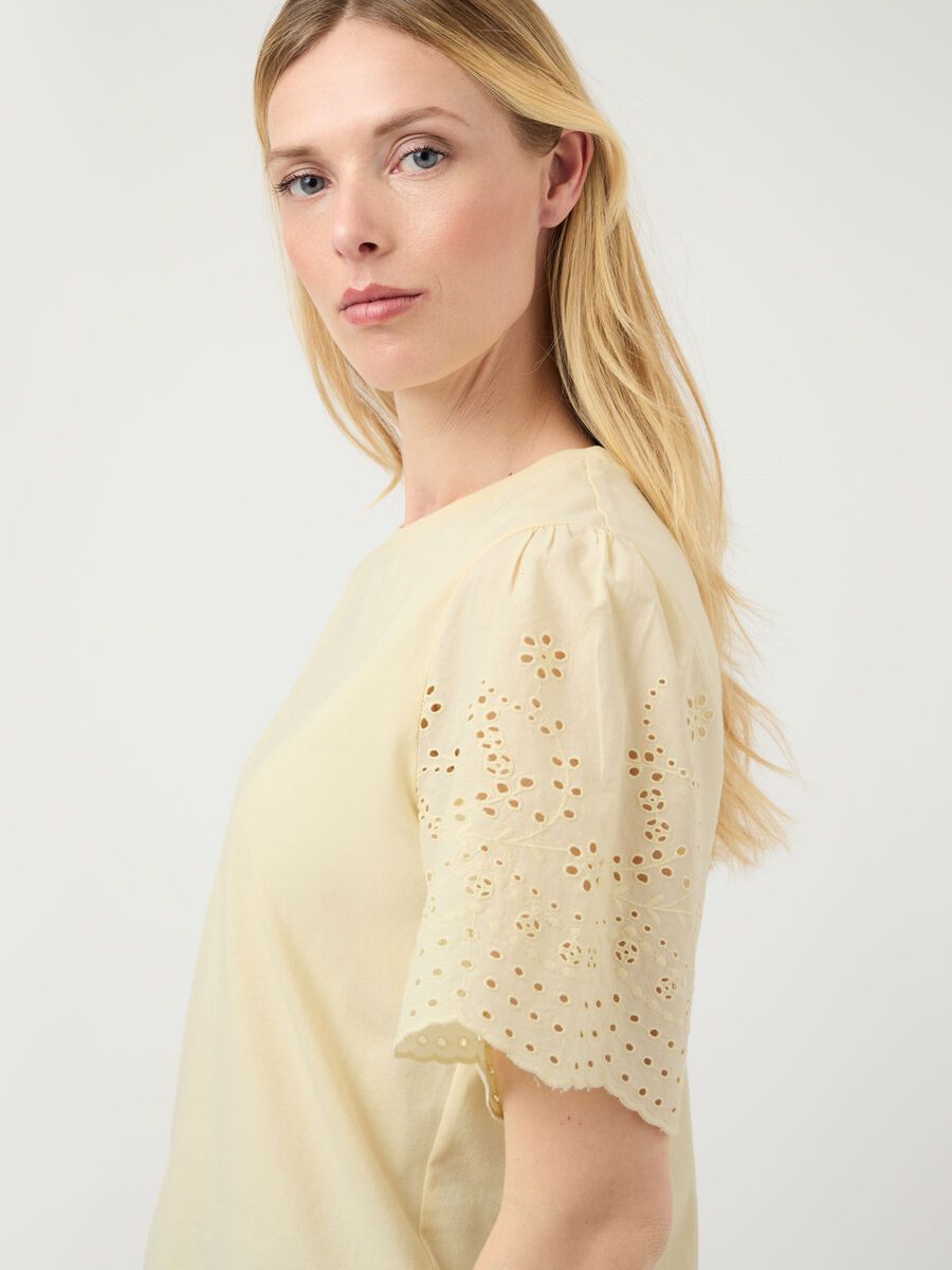 Carousel image - YASLEX BRODERIE ANGLAIS T-SHIRT, Anise Flower | 5