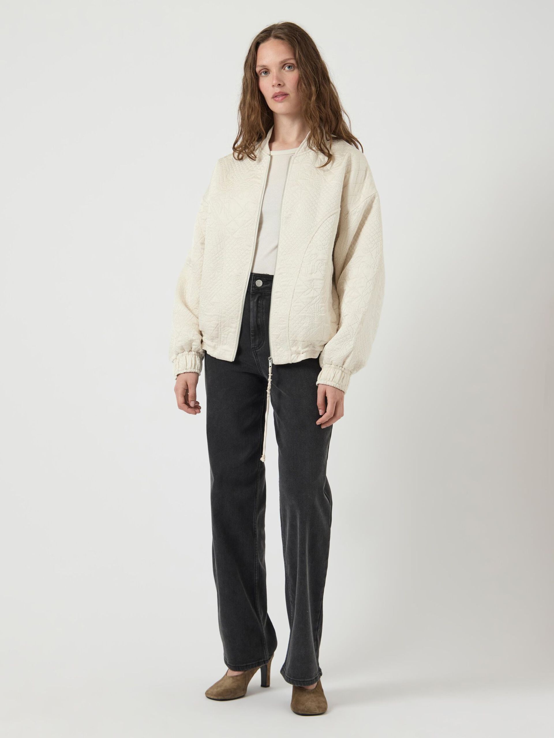 Carousel image - YASKAMMY QUILTED JACKET, Birch | 5