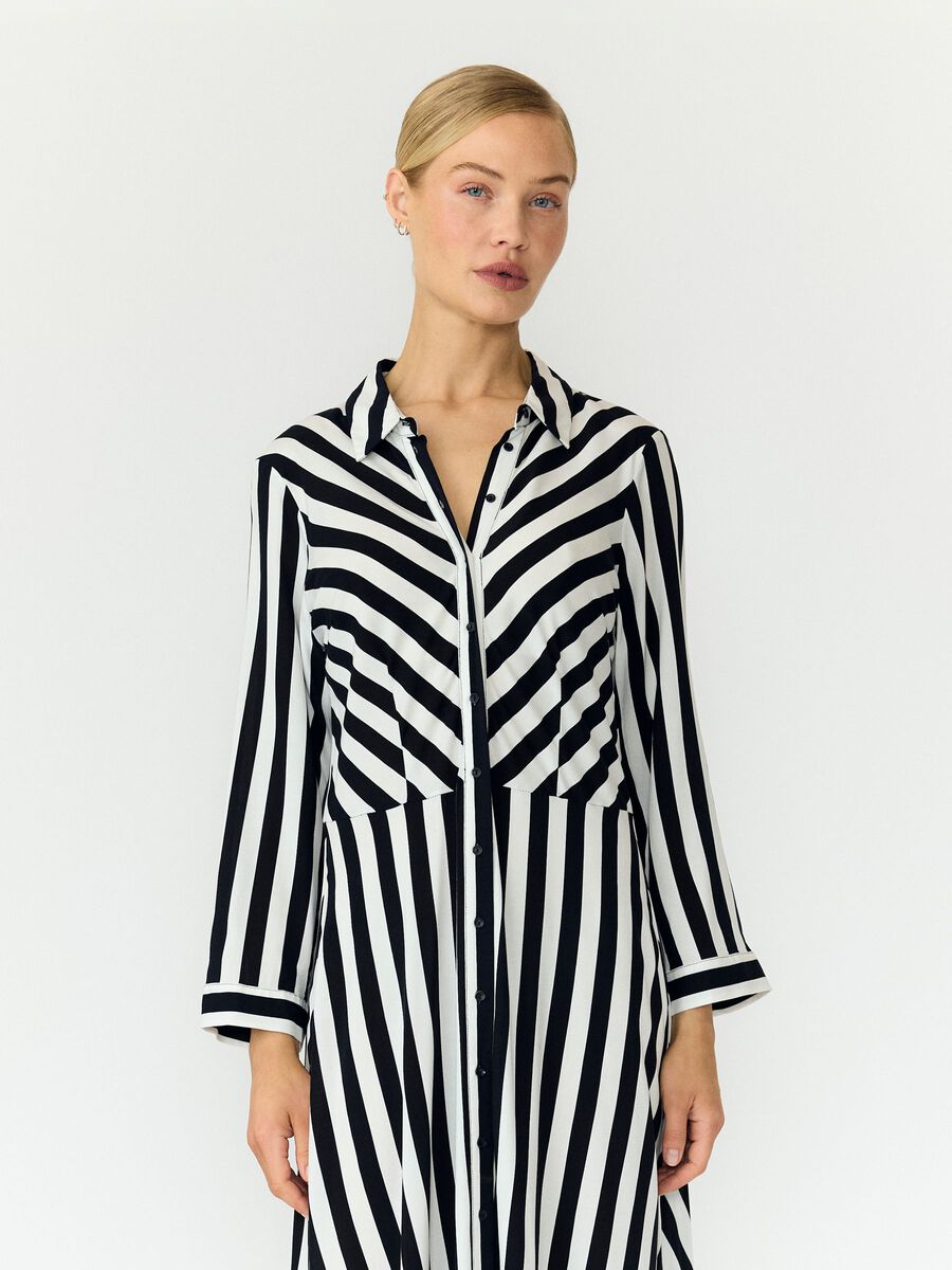 Carousel image 4 YASSAVANNA ROBE, Black