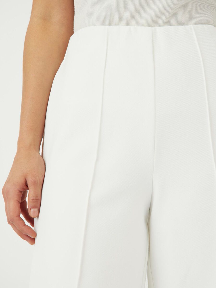 Product carousel image - YASILEA SHORTS, Star White | 4