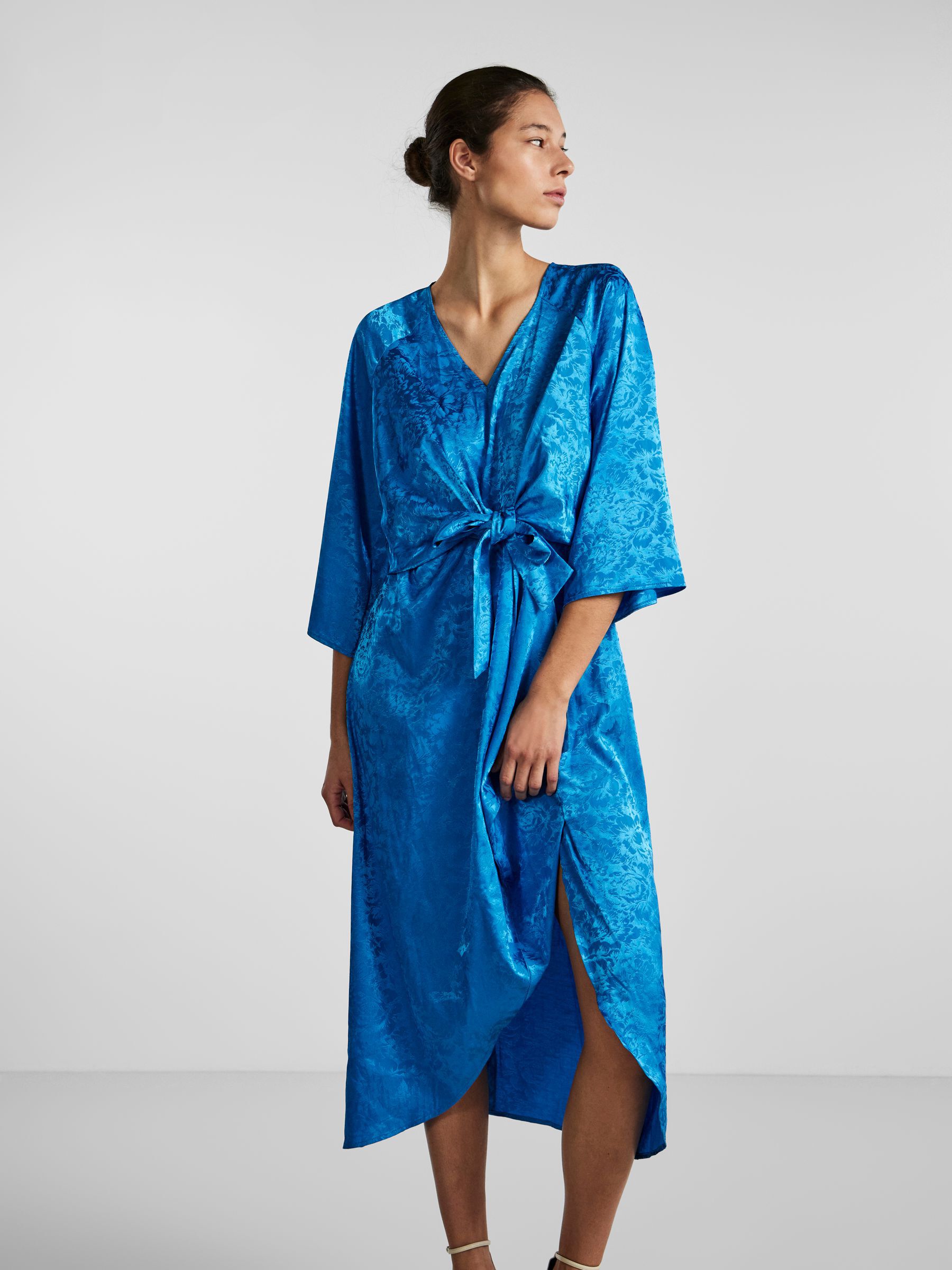 Robe yas outlet