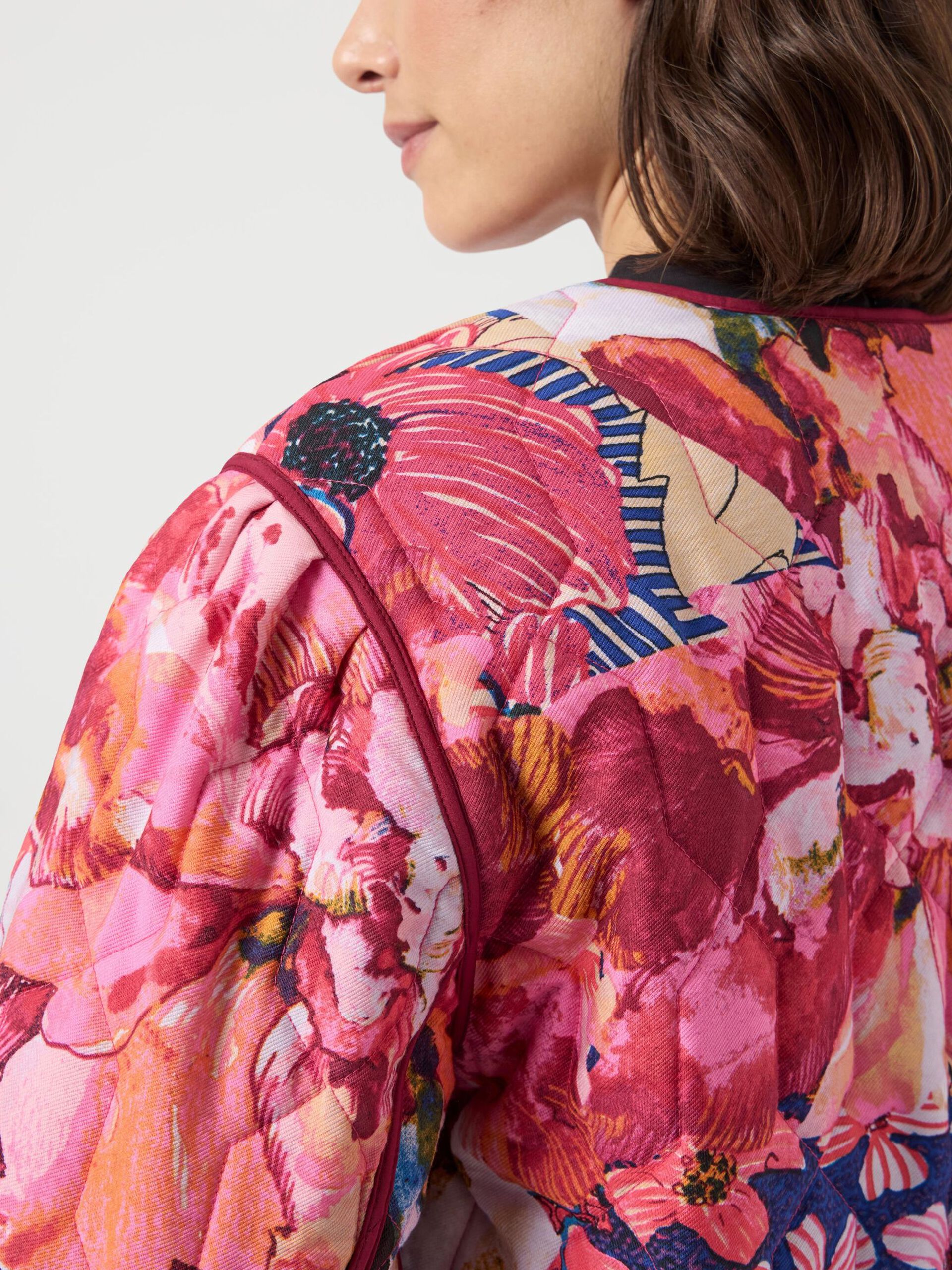 Carousel image - YASDELPHI QUILTED JACKET, Sachet Pink | 6