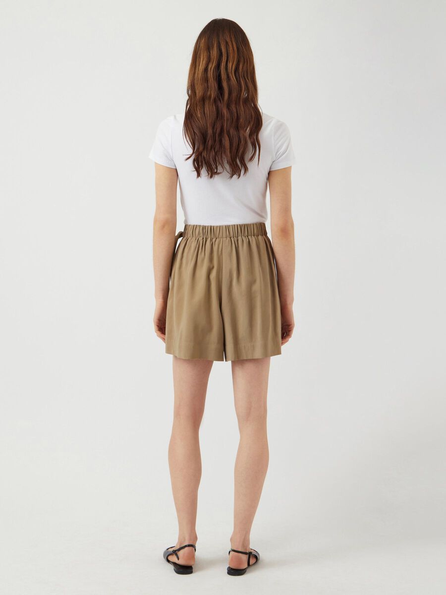 YAS YASARI SHORTS, Taupe Gray, highres - 26037630_TaupeGray_004.jpg