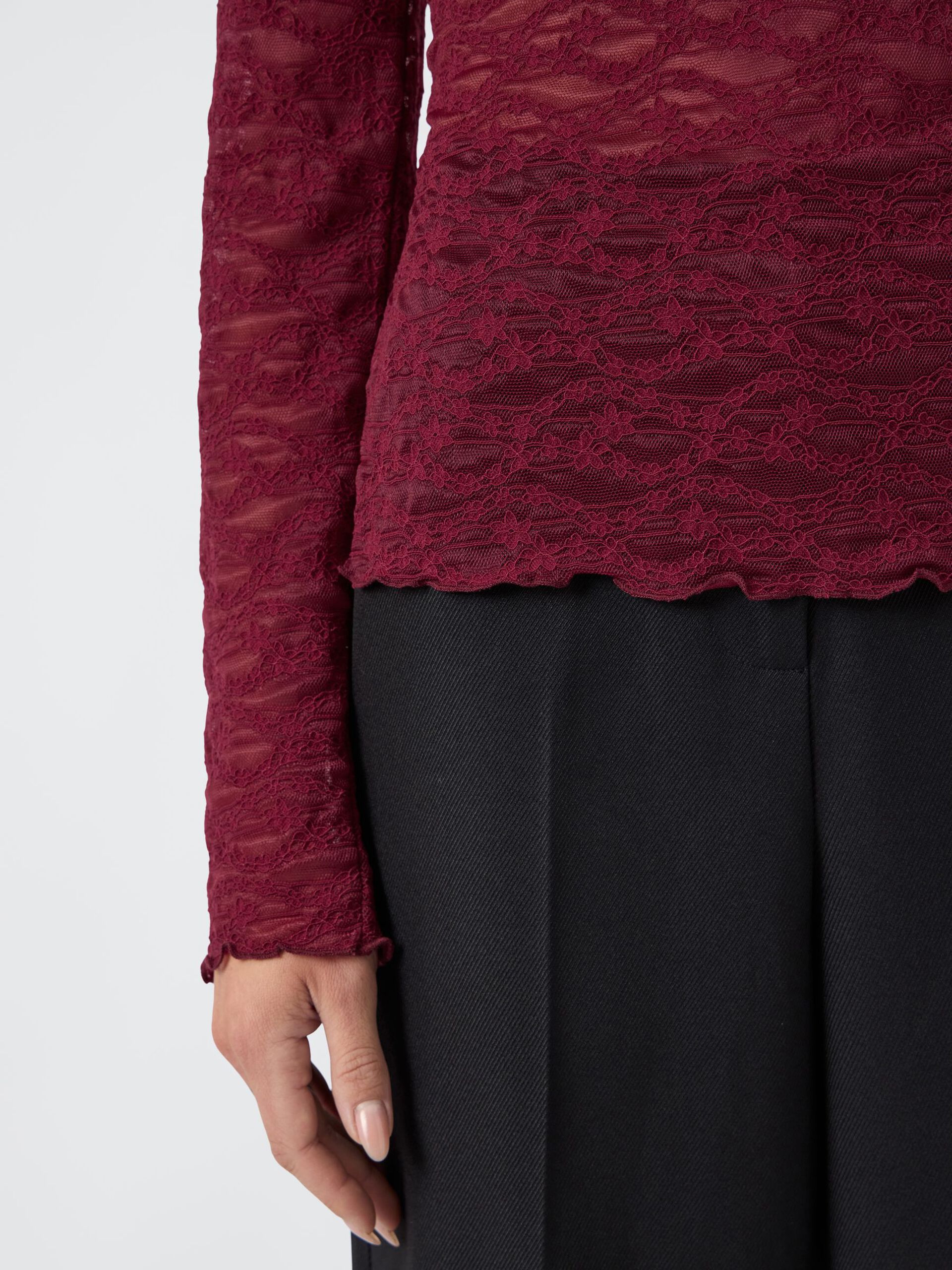 Carousel image - YASCARA KANT TOP MET LANGE MOUWEN, Tibetan Red | 3