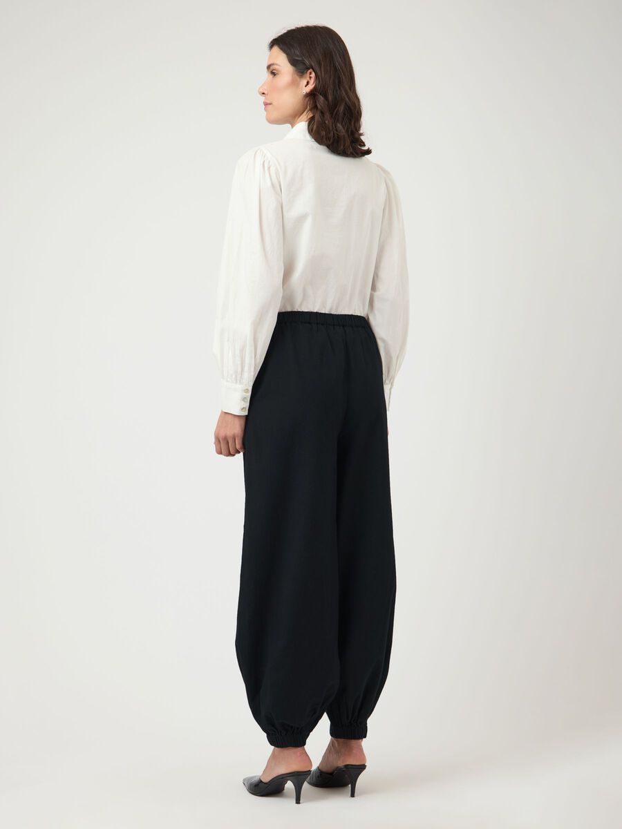 Product carousel image - YASRAISE HW BALLOON  TROUSERS, Black | 2