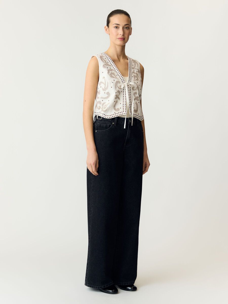 Carousel image - YASVELAS VEST, Pristine | 4