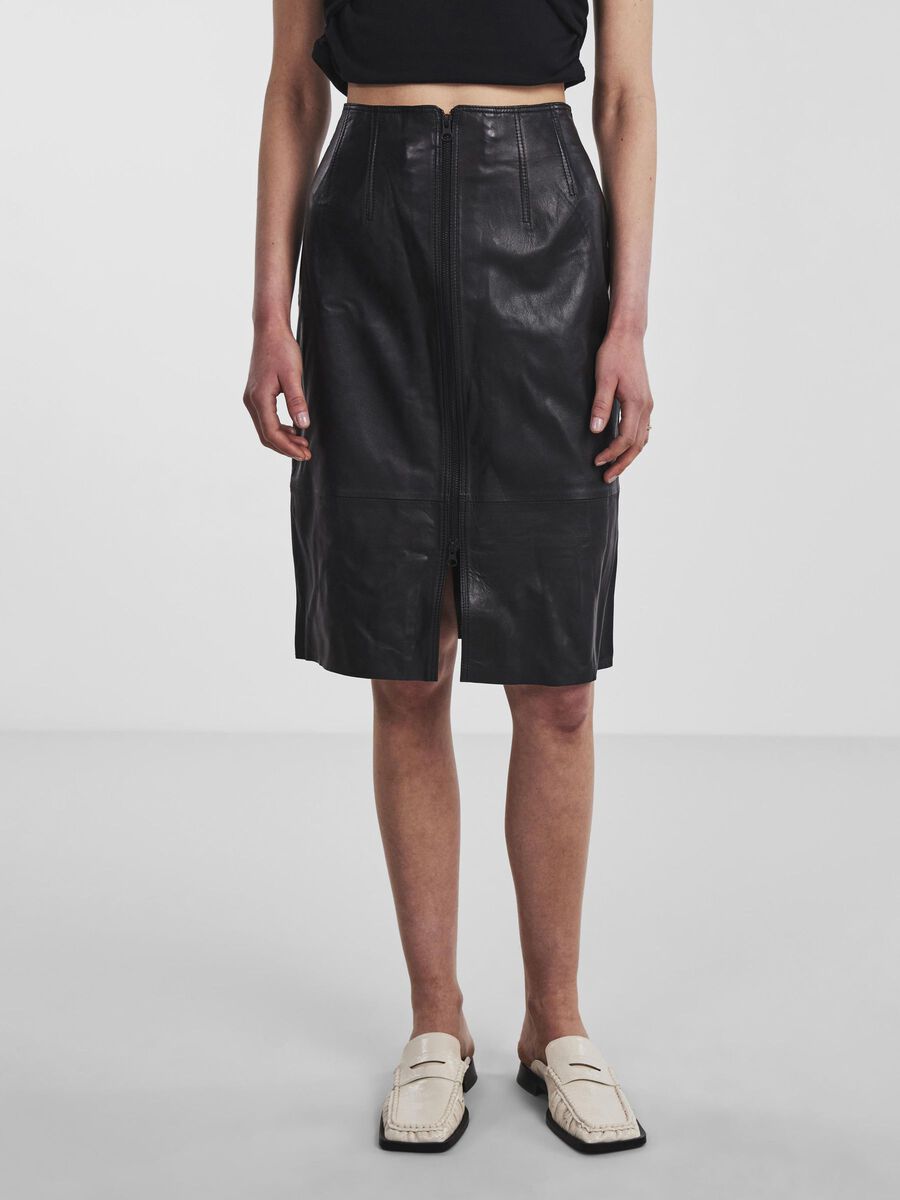 Y.A.S YASMILLIE LEATHER SKIRT, Black, highres - 26030369_Black_003.jpg