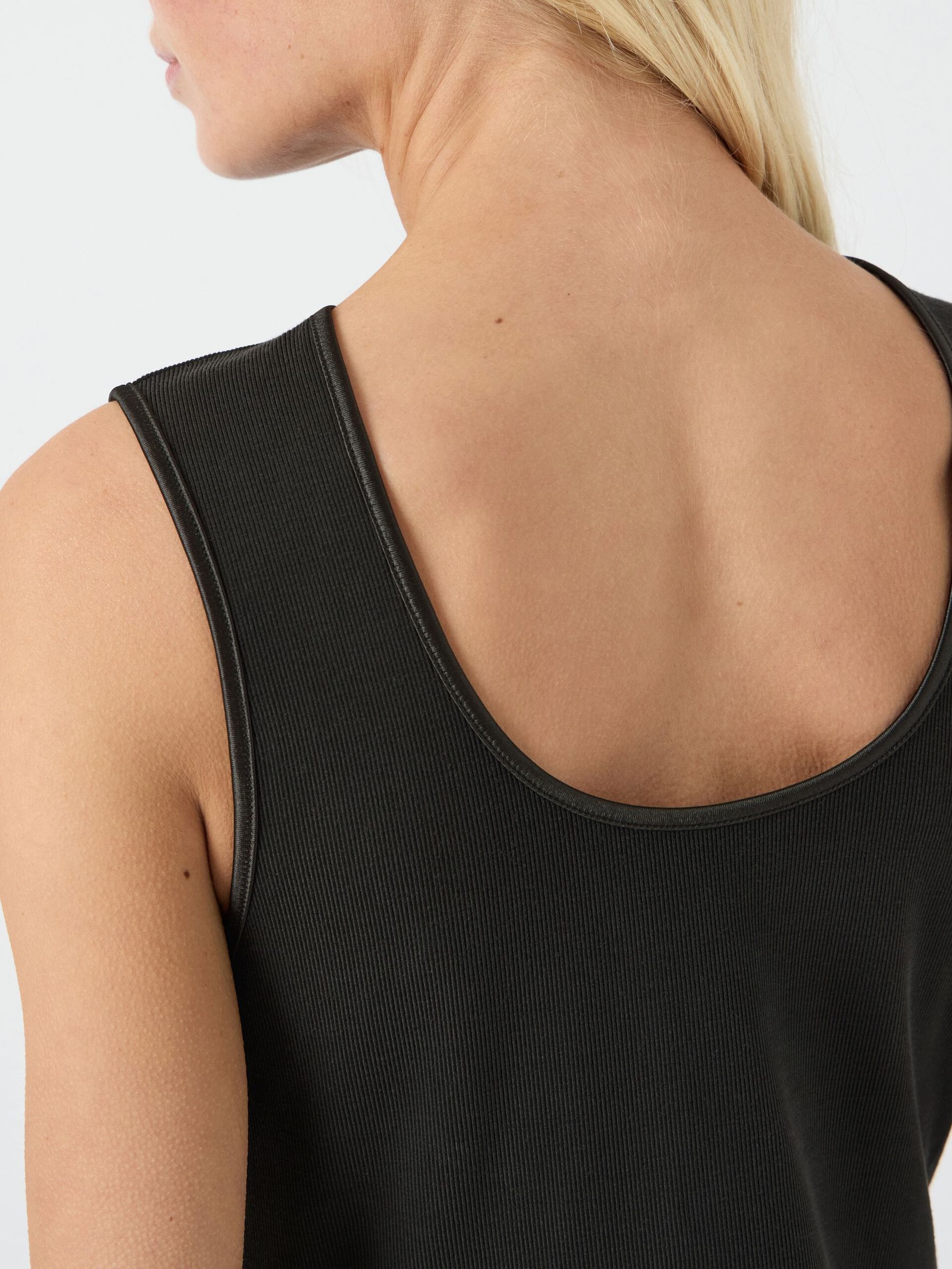 Carousel image - YASPALOMA TANK TOP, Black | 3