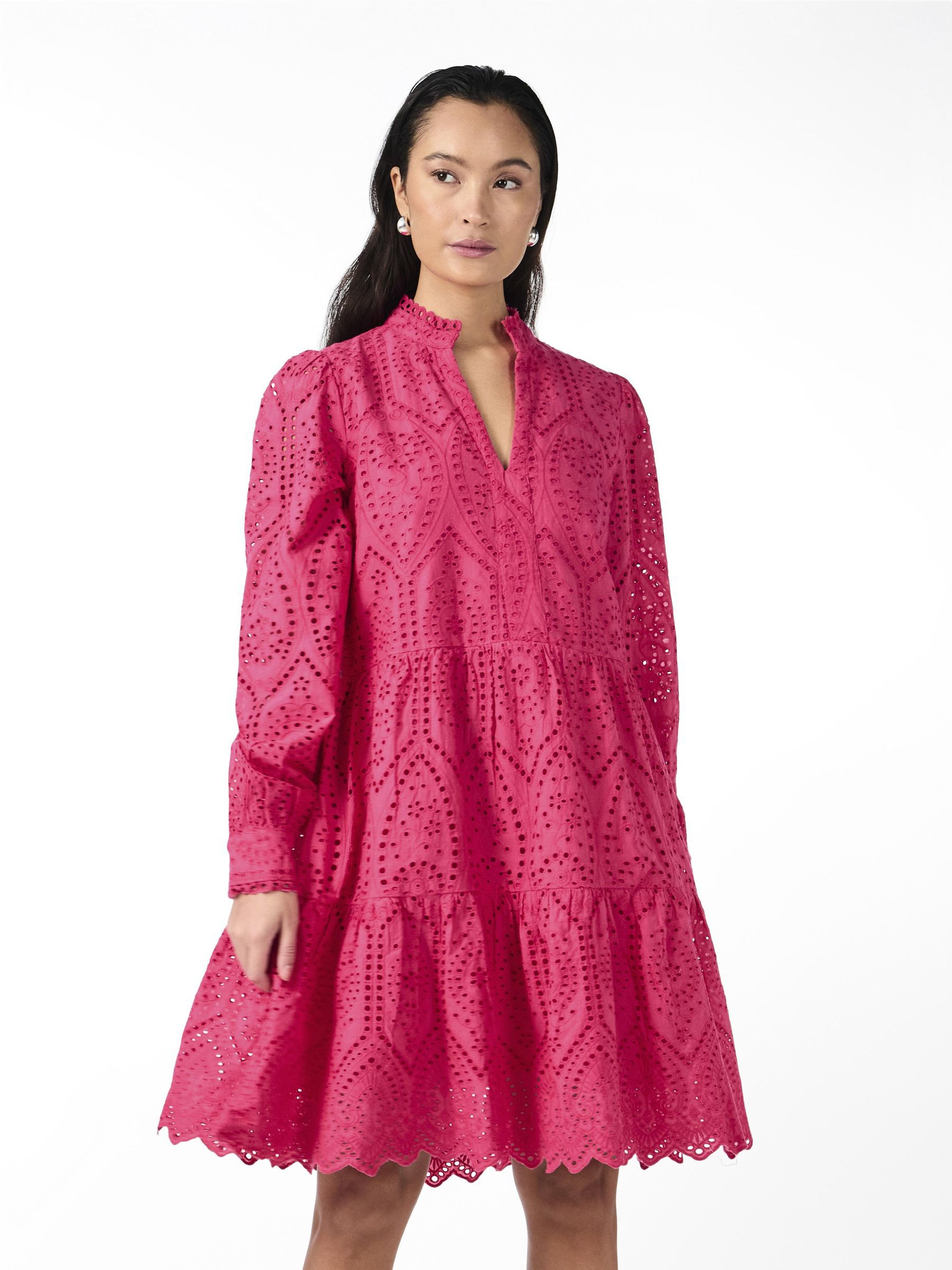 Yas robe hotsell